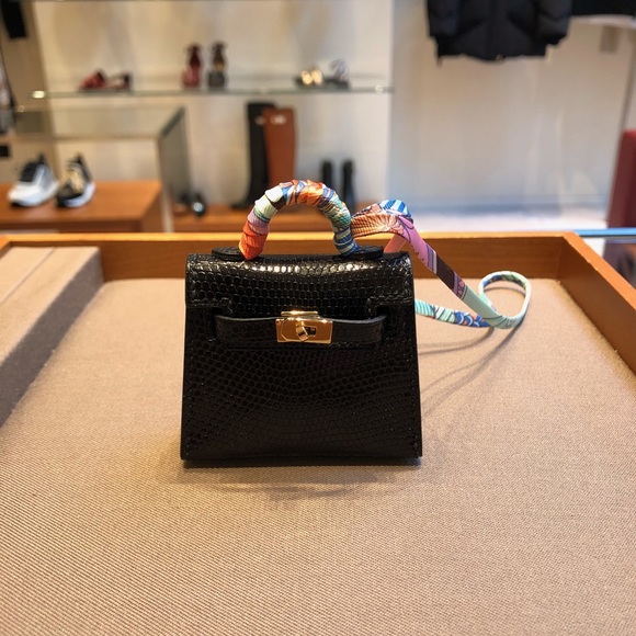 Kelly Lizard Charm - Picture 1 of 2